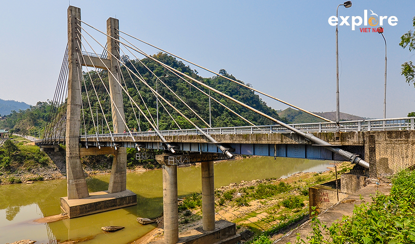 Dakrong-Bridge-hue-to-dmz