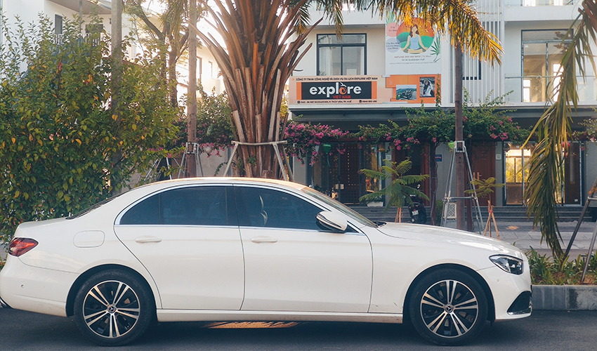 Explore-Vietnam-Car